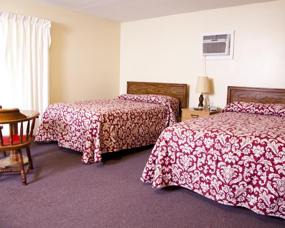 Charlie'S Motel Frostburg Εξωτερικό φωτογραφία