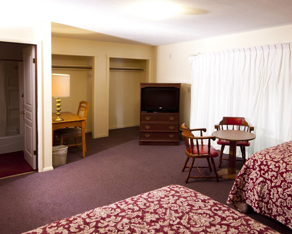 Charlie'S Motel Frostburg Εξωτερικό φωτογραφία