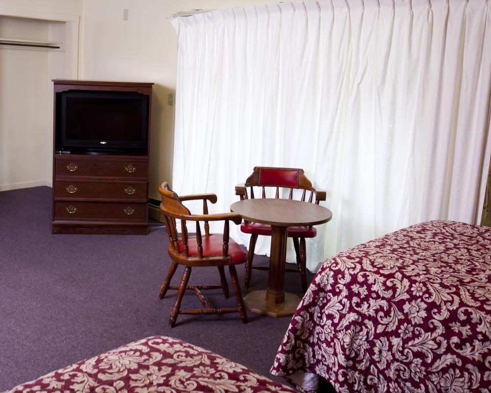 Charlie'S Motel Frostburg Εξωτερικό φωτογραφία