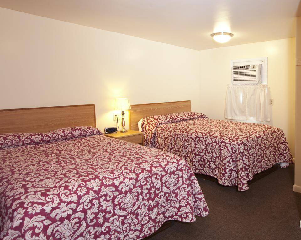 Charlie'S Motel Frostburg Εξωτερικό φωτογραφία