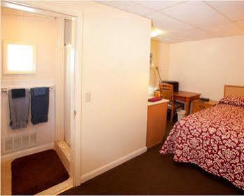Charlie'S Motel Frostburg Εξωτερικό φωτογραφία